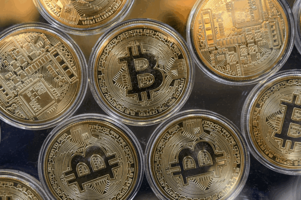 Fidelity Reports Record Bitcoin Exchange Withdrawals Amid Institutional Accumulation